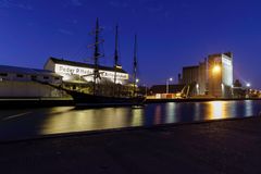 Segelschiff im Limfjord bei Nacht