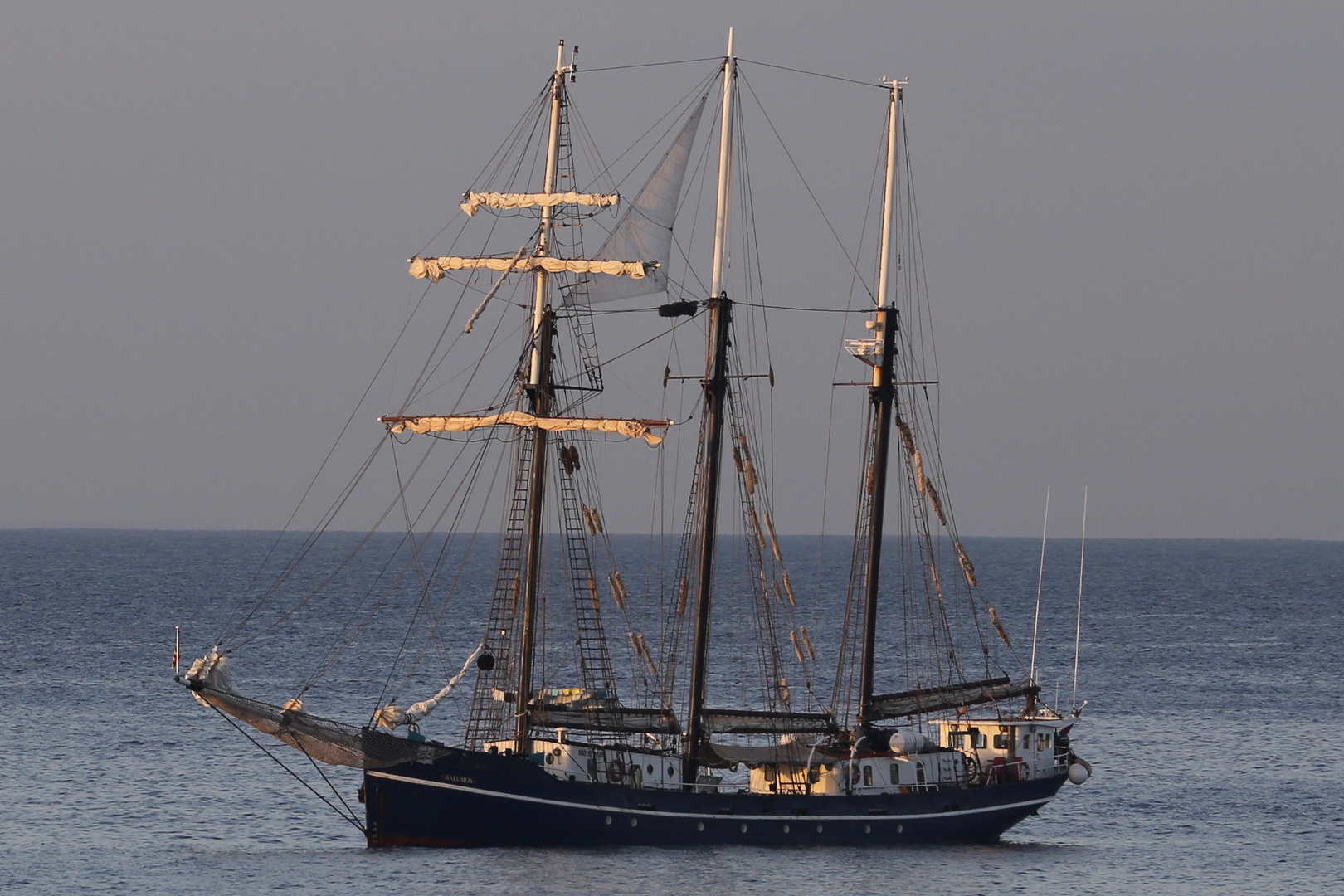 Segelschiff im Sonnenaufgang ( Lanzarote )