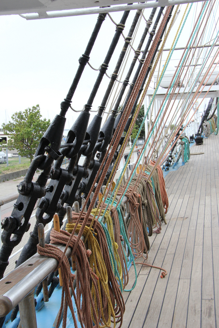 Segelschiff "MIR" aus St. Petersburg