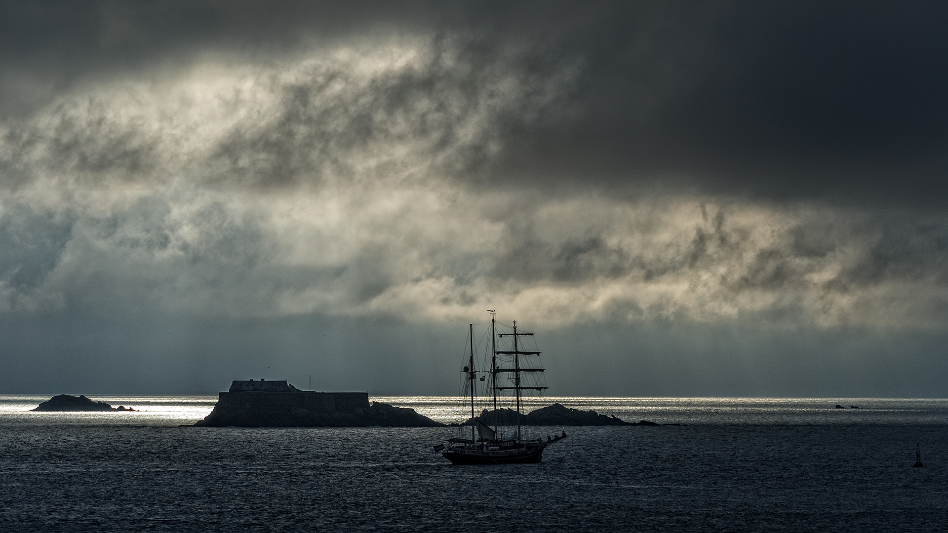 Segelschiff vor St. Malo