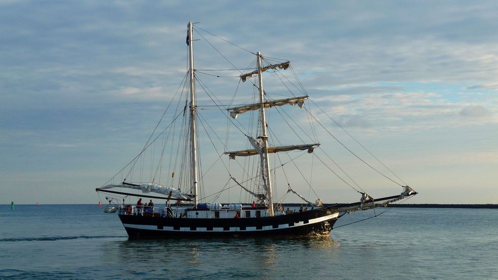 Segelschiff zur HanseSail in Warnemünde