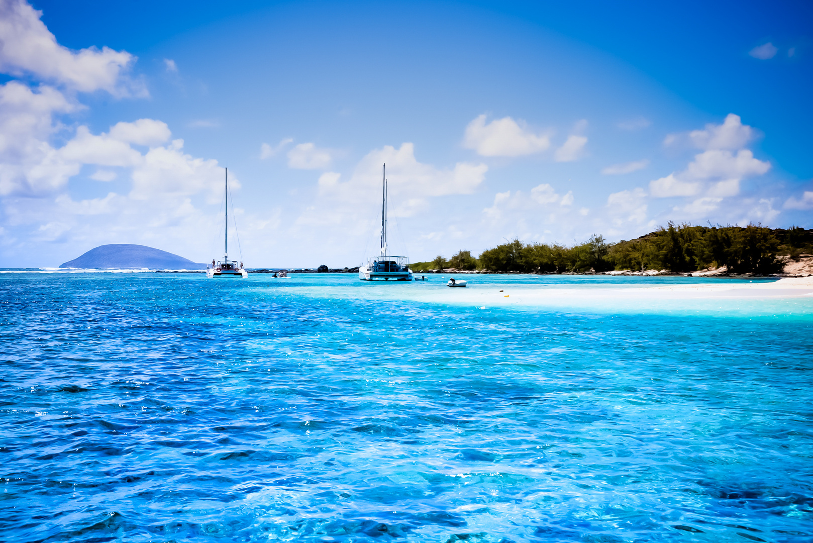 Segelschiffe bei Gabriel Island, Mauritius