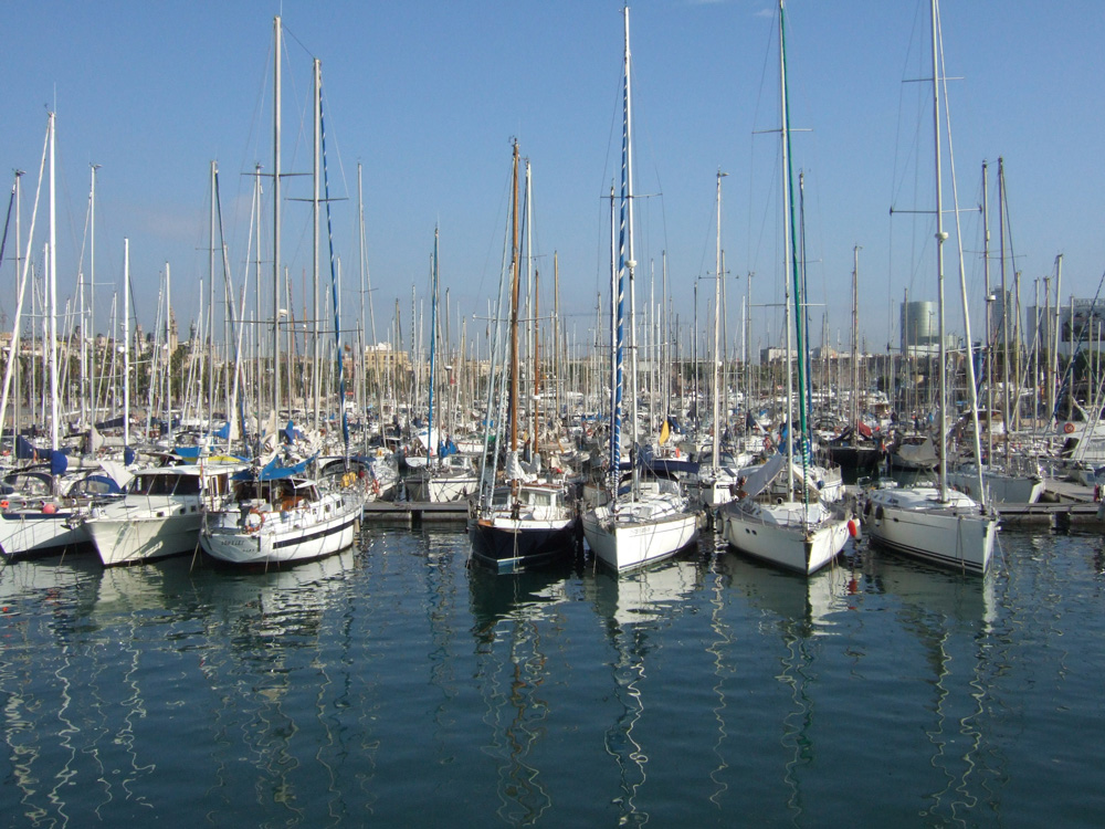 Segelschiffe im Hafen von Barcelona