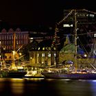 Segelschiffe vor dem Alten Elbtunnel in Hamburg .....