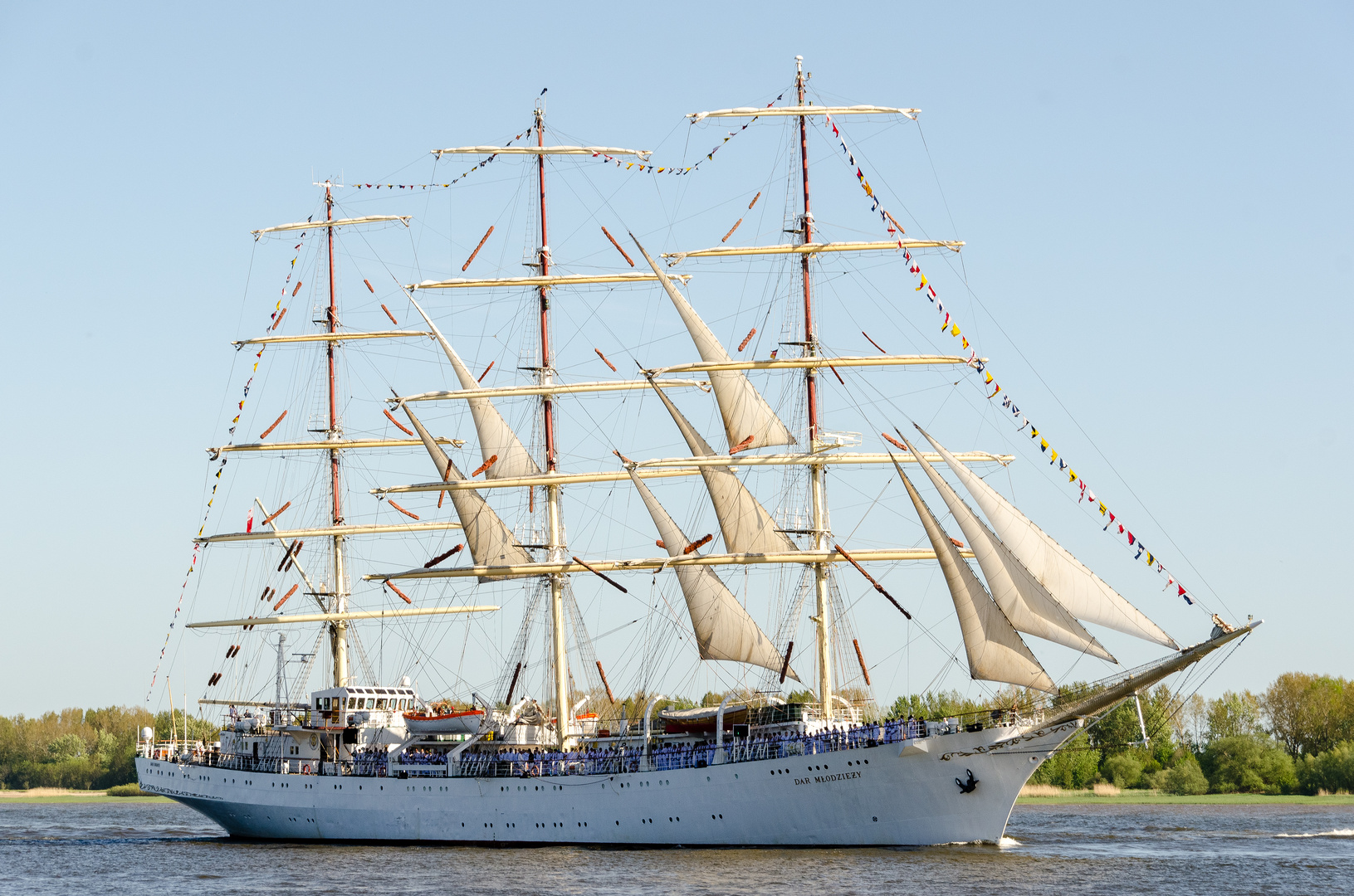 Segelschulschiff DAR MLODZIEZY