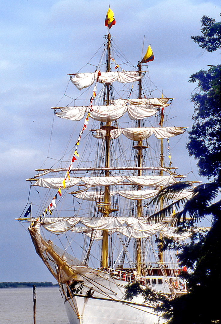 Segelschulschiff Guayas in Guayaquil