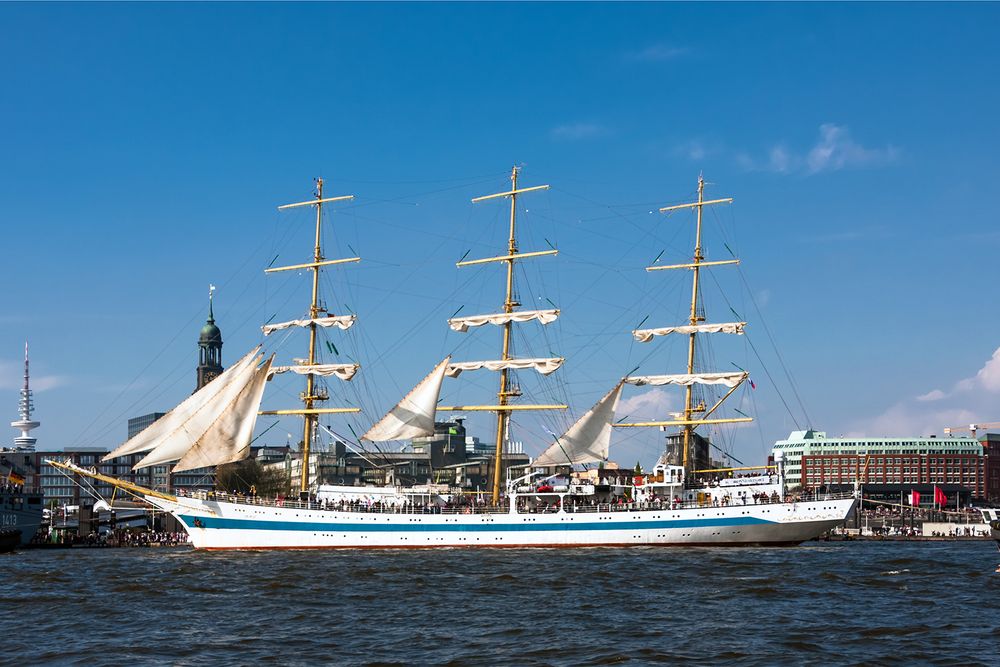 Segelschulschiff MIR