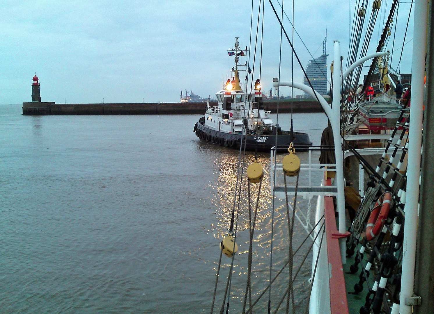 Segelschulschiff "Schulschiff Deutschland" Verholfahrt