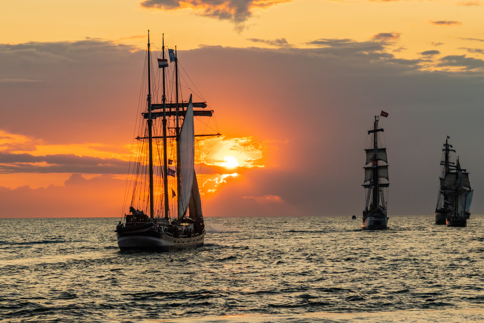 Segeltörn am Abend vor Warnemünde