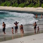 Segeltörn Seychellen: Anse Takamaka auf Mahe, Sonntags ist Familientag