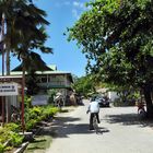 Segeltörn Seychellen: Hauptstraßenidylle in La Passe, Insel La Digue