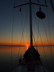 Segelyacht im Sonnenuntergang III