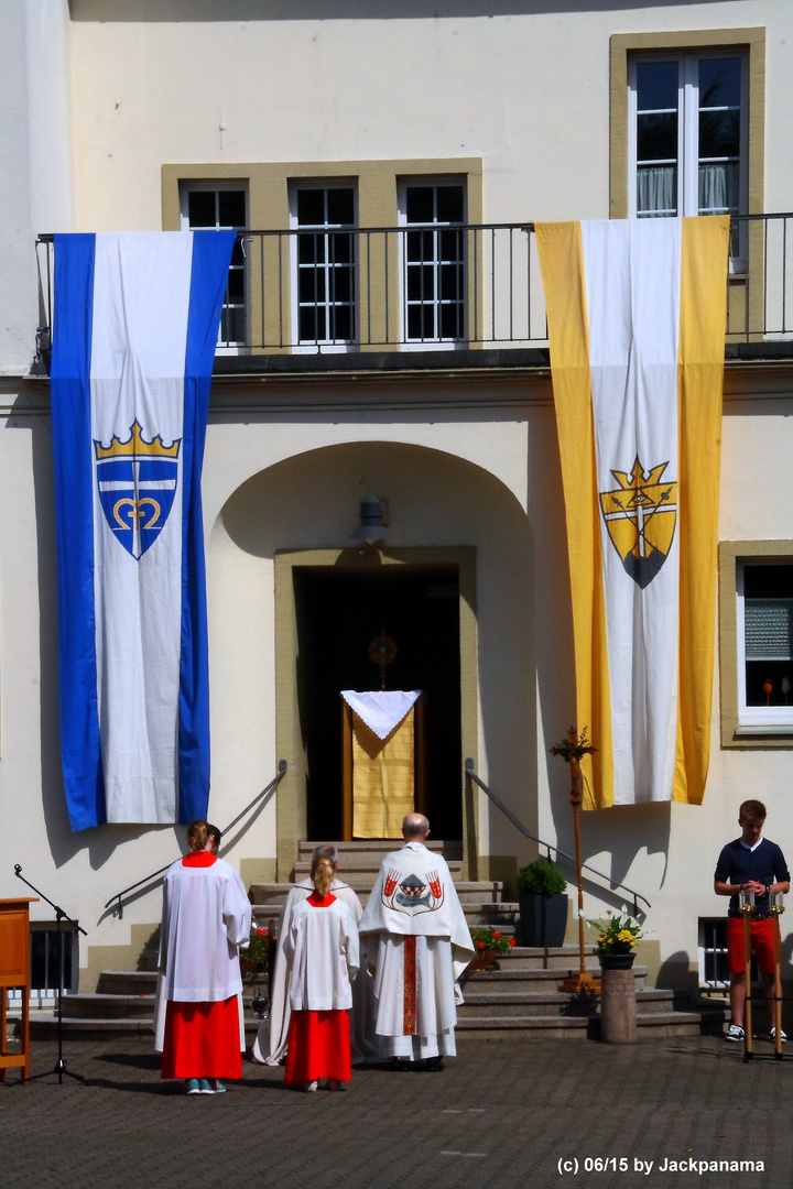 Segensstation im Innenhof des Jugendklosters Kirchhellen