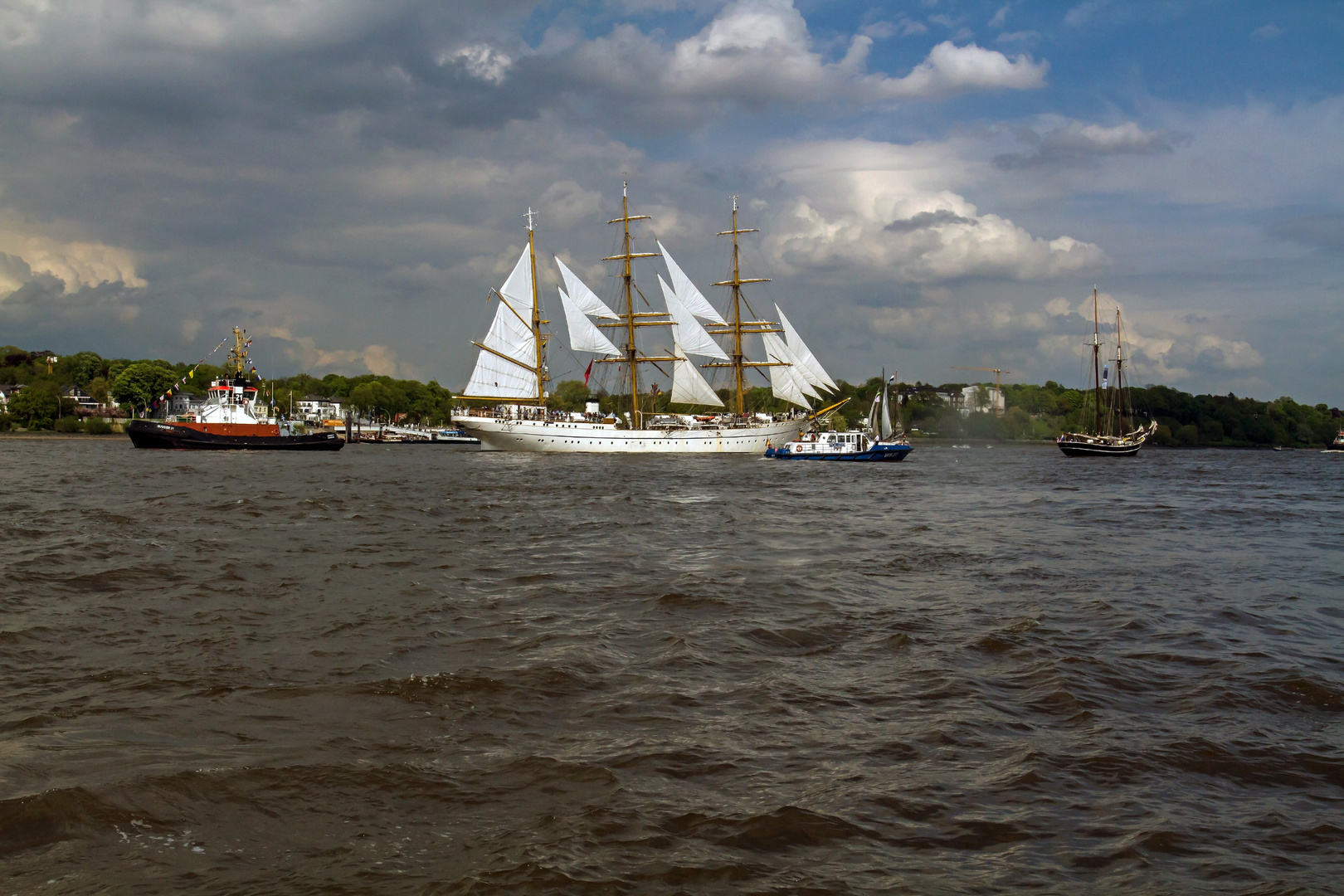 segler vor blankenese