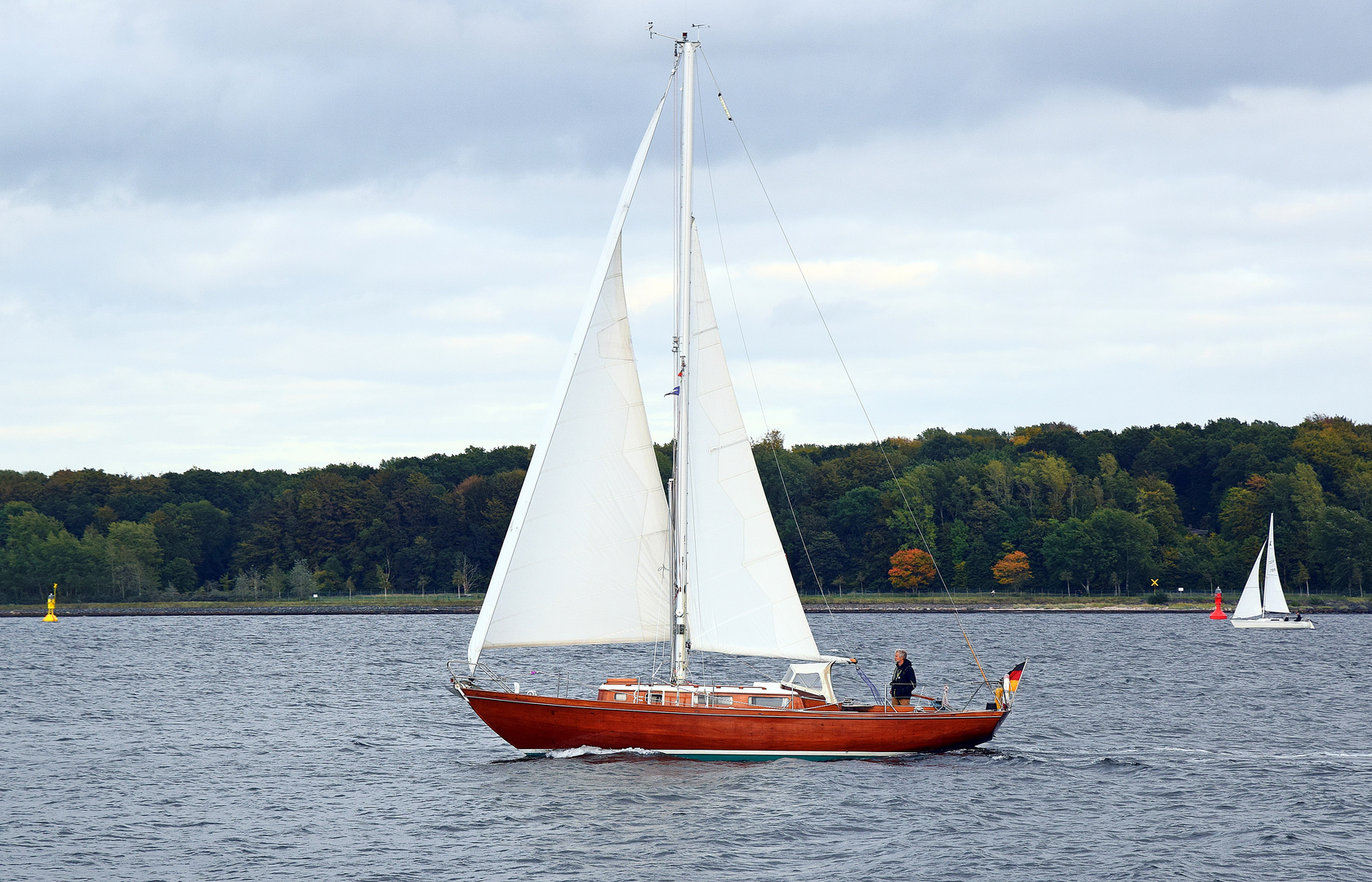 Segler vor Friedrichsort in der Kieler Förde