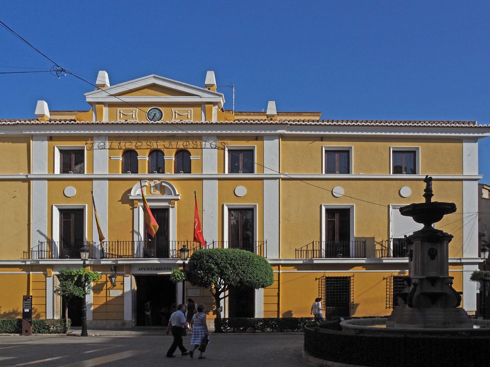 Segorbe : l’Hôtel de ville (XVIème) et la fontaine de la Plaza del Agua Limpia