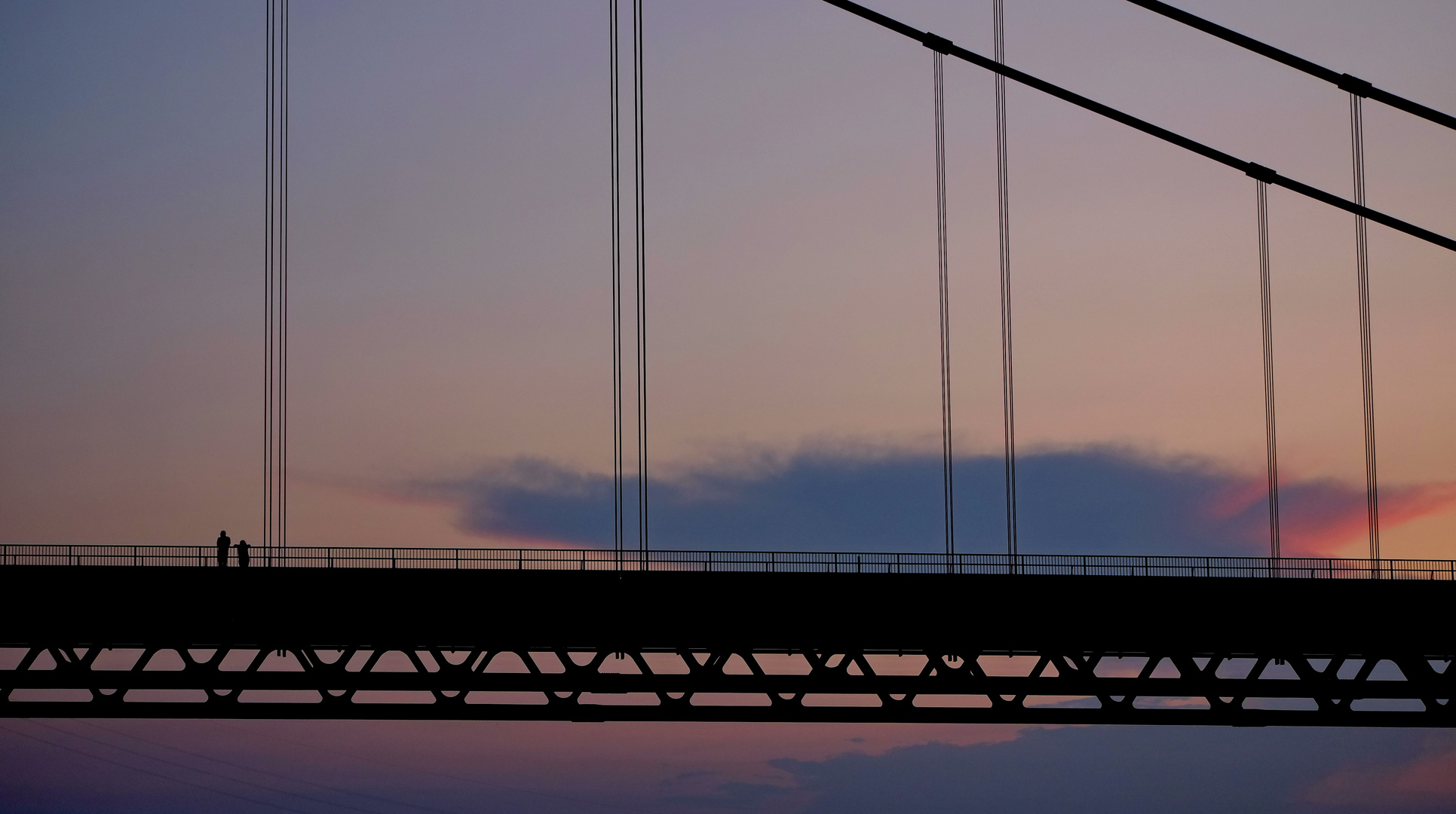 Sehnsucht auf der Brücke - gemeinsam einsam...