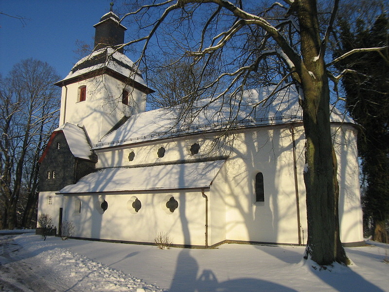 sehr alte romanische kirche in almersbach westerwald