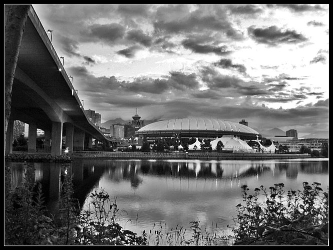 sehr früh am Morgen am False Creek