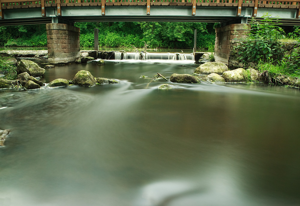 Sehr kleiner Wasserfall