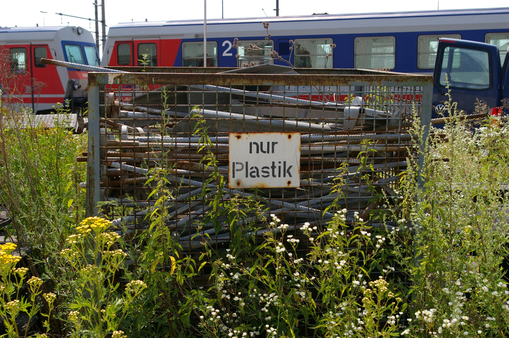 Sehr, sehr hartes Plastik.