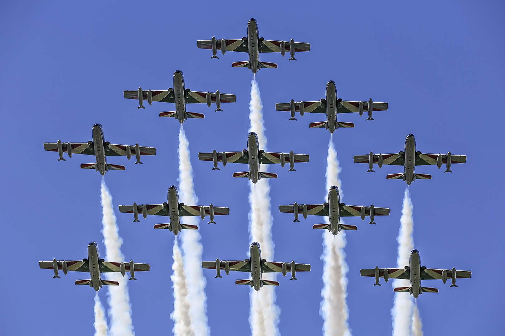 Sehr seltene Formation der Frecce Tricolori