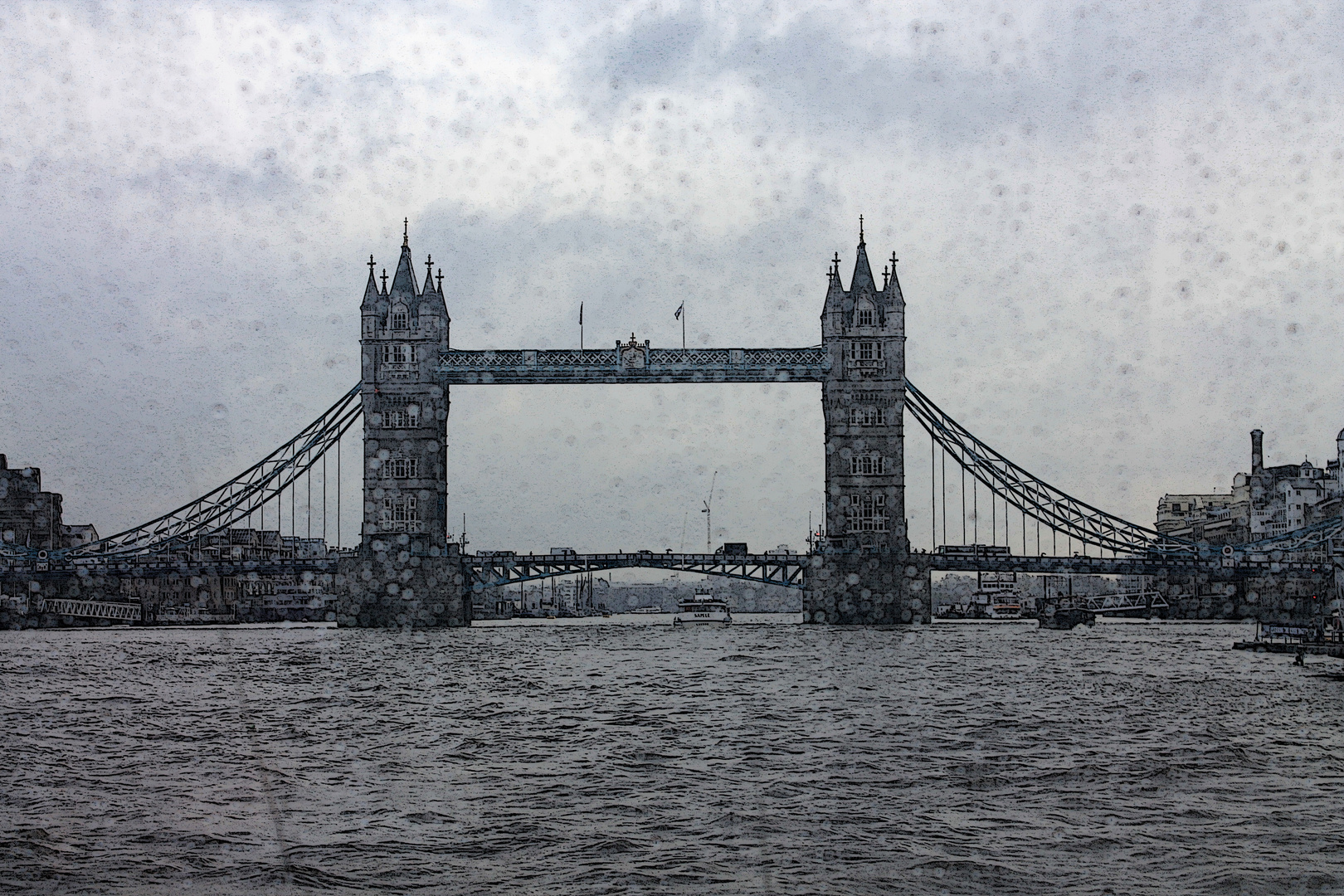 sehr viel Wasser und eine Brücke