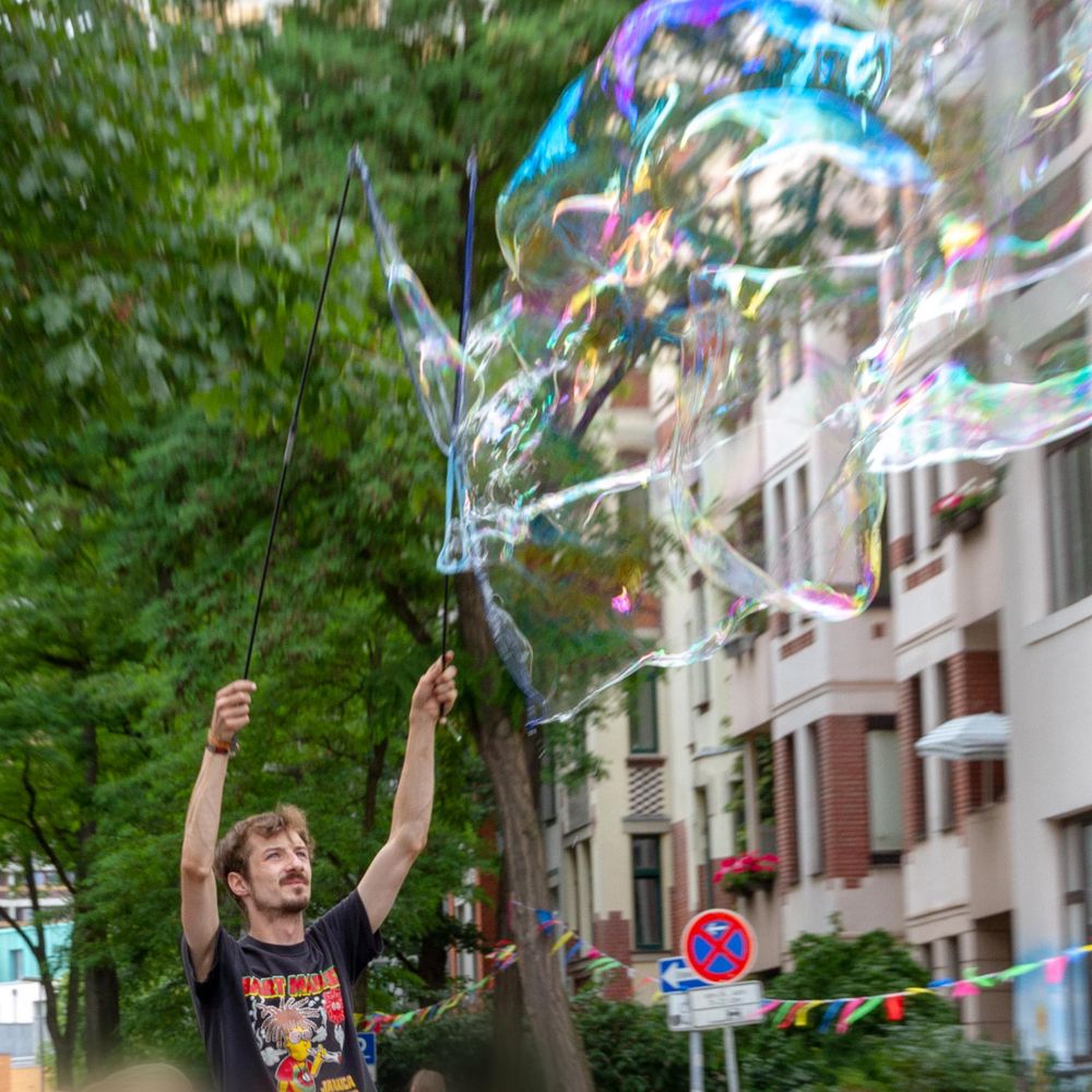 Seifenblasen beim Strassenfest