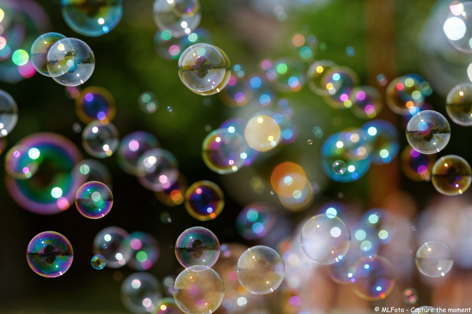 Bild mit Seifenblasen: Capture the Ethereal Beauty of Bubbles