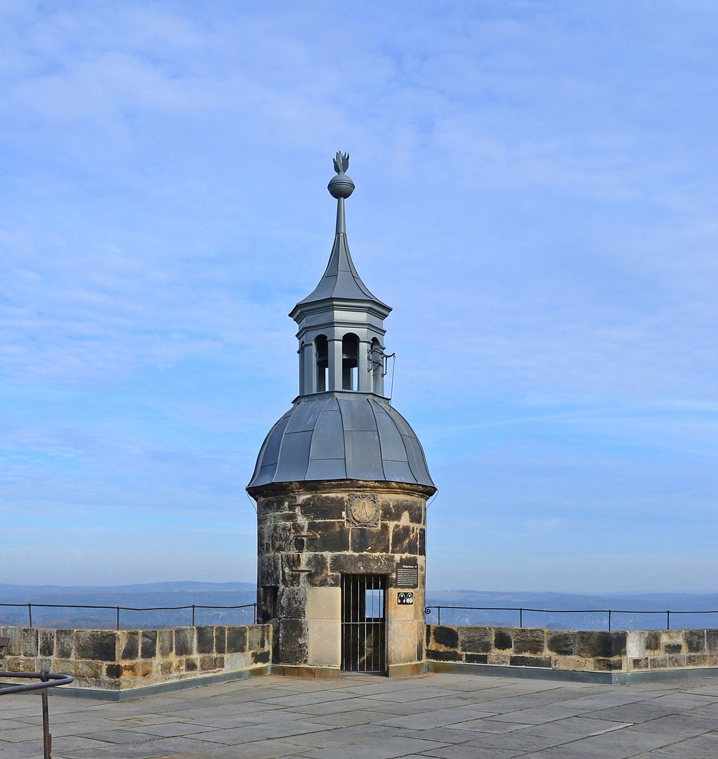 Seigerturm mit Sonnenuhr / Festung Königstein