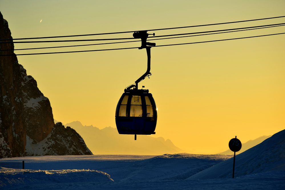 Seilbahn im Abendlicht