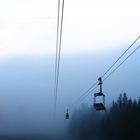 Seilbahn im Nebel