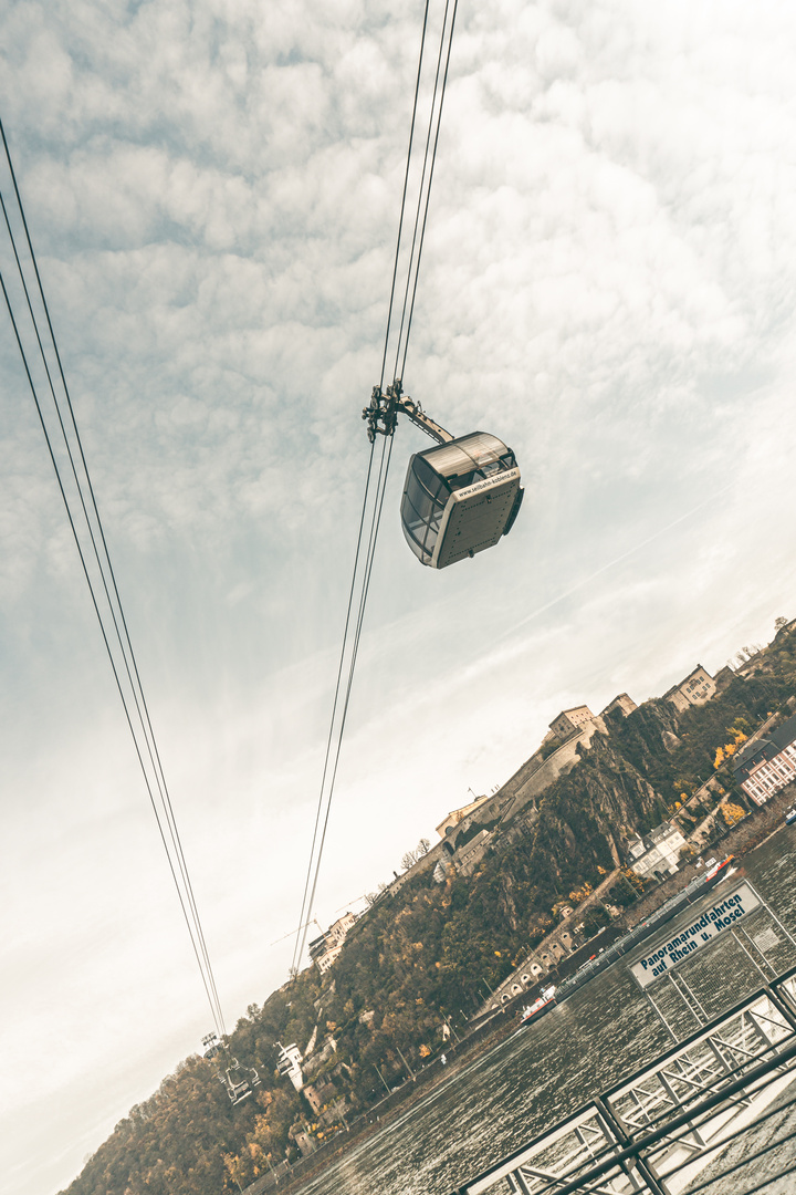 Seilbahn zur Burg