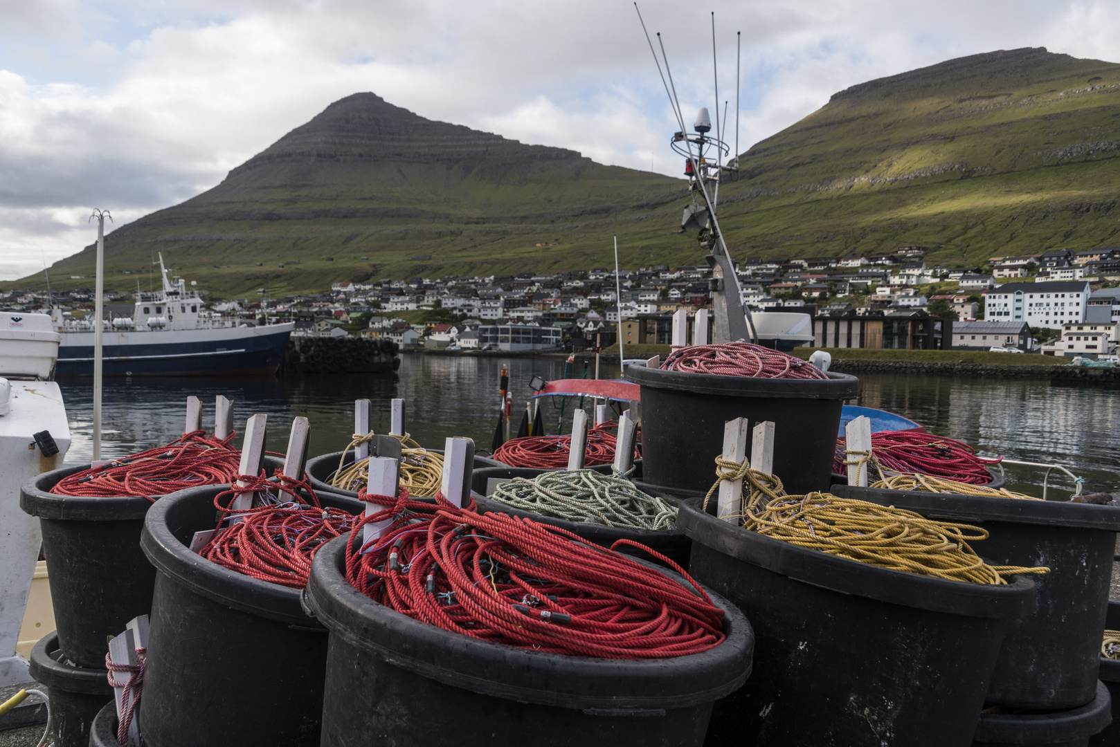 Seile im Hafen