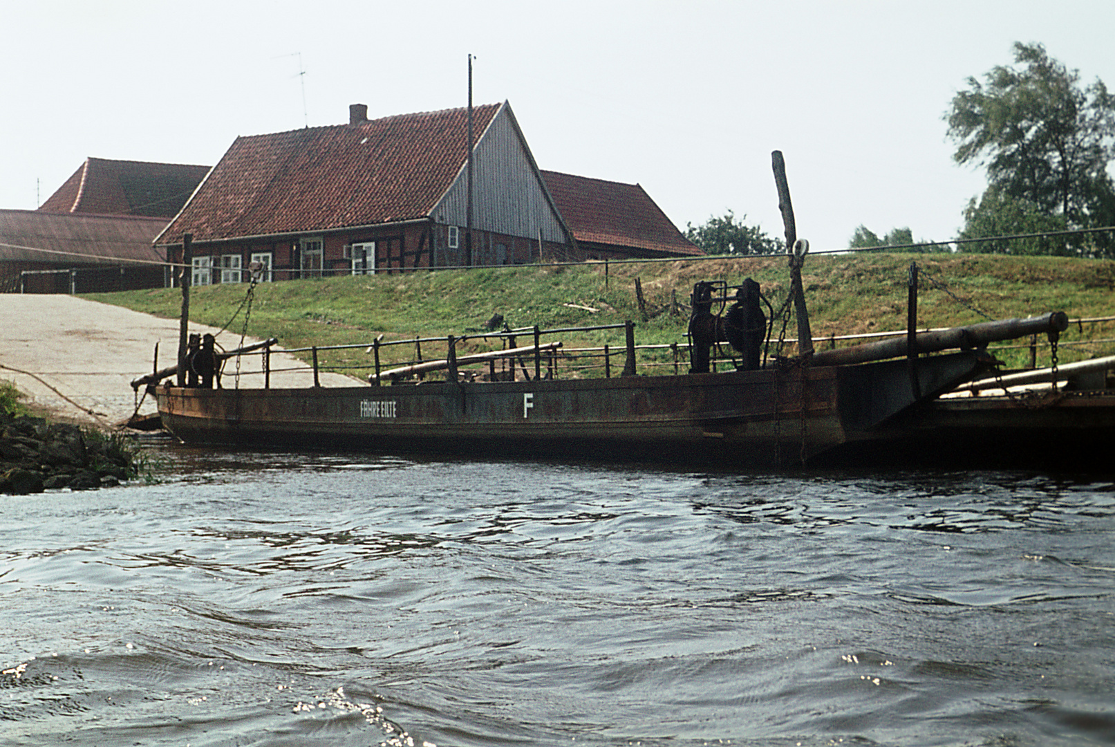 Seilfähre auf der Weser