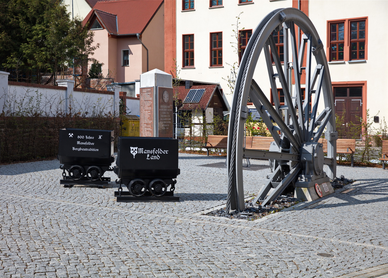 Seilscheibe - Denkmal zu Ehren von 800 Jahre Bergbau in der Mansfelder Region