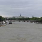 Seinebrücke in Paris nähe Louvre