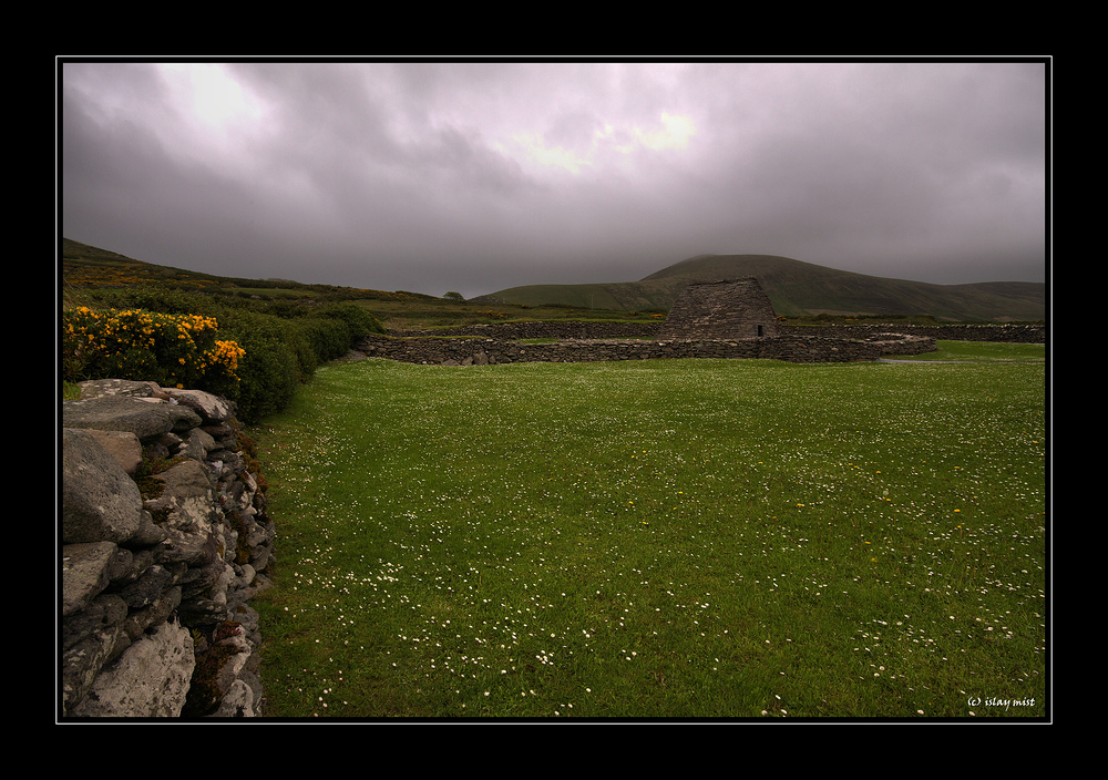 Seipeilín Gallaruis / Gallarus Oratory...