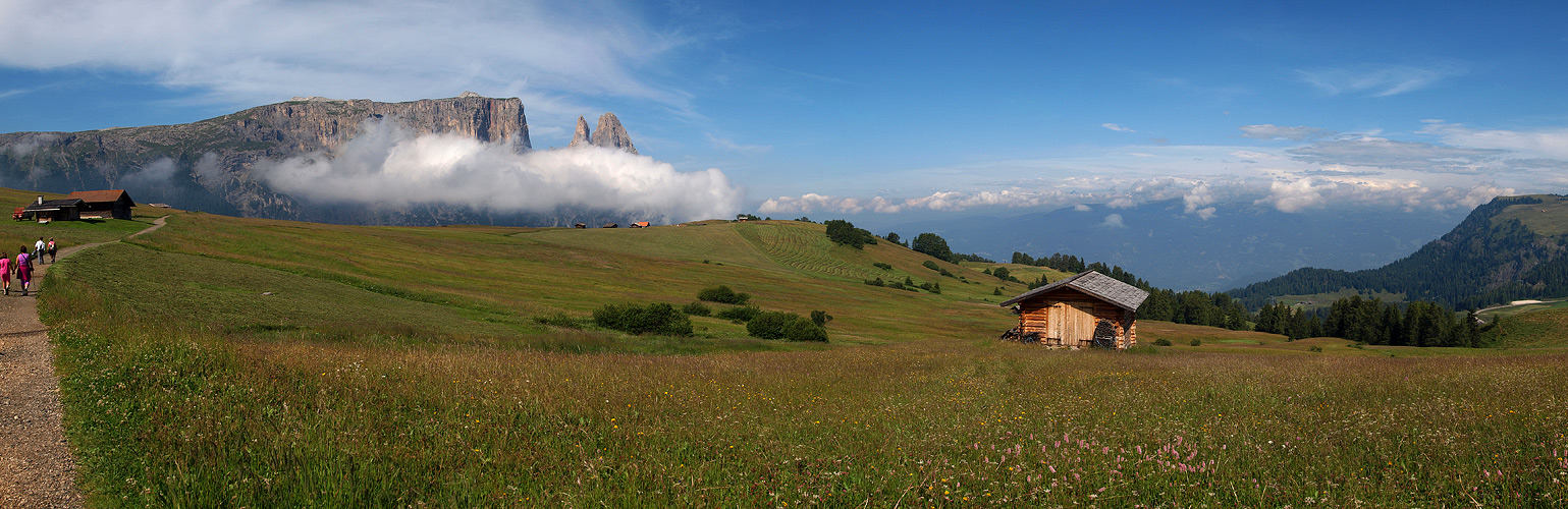 Seiser Alm mit Blick auf den Schlern