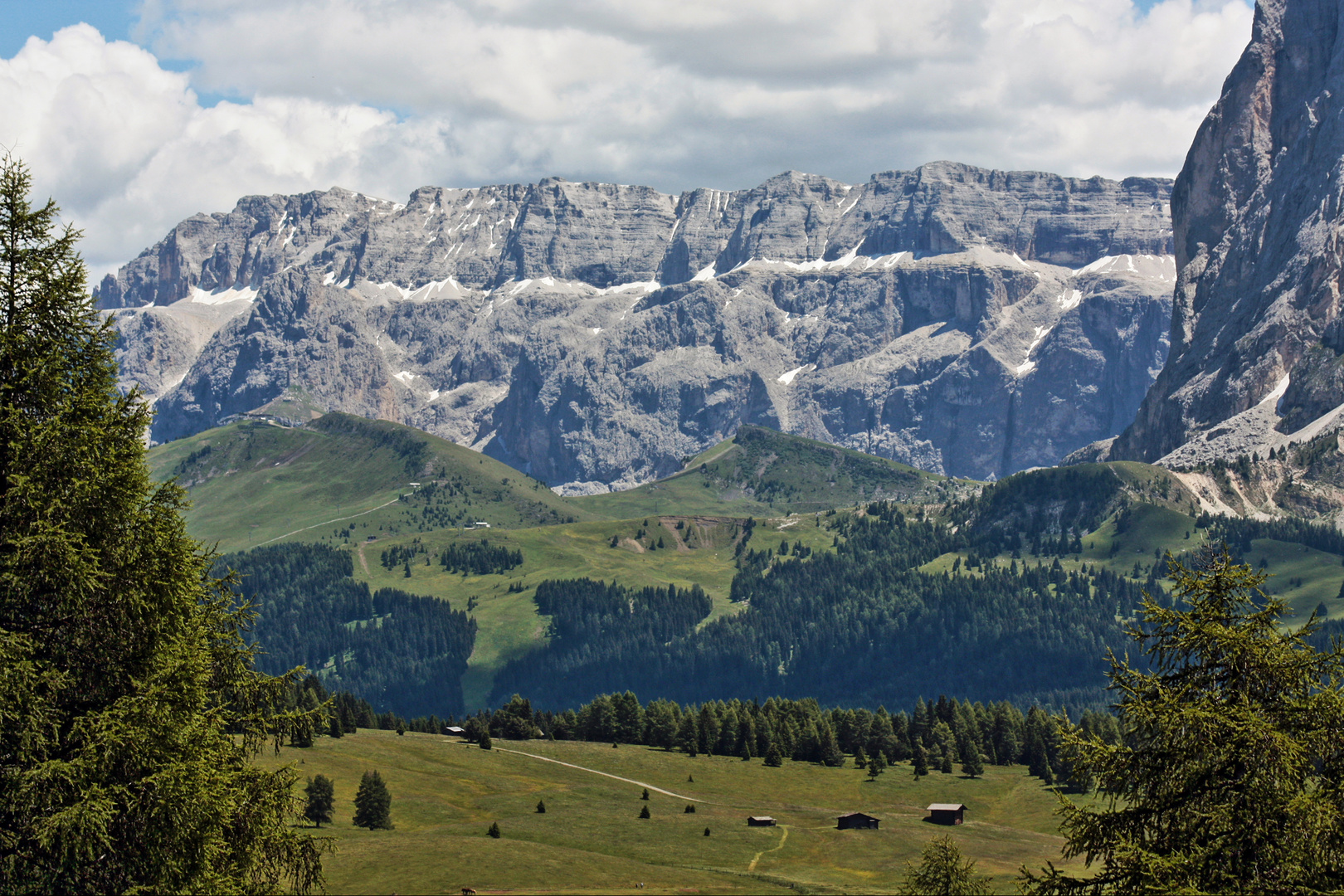 Seiser Alm mit Blick auf die Sellagruppe