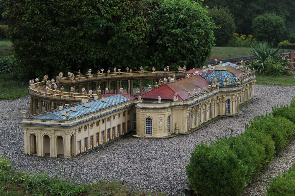 seitenaansicht von Schloss Sanssouci