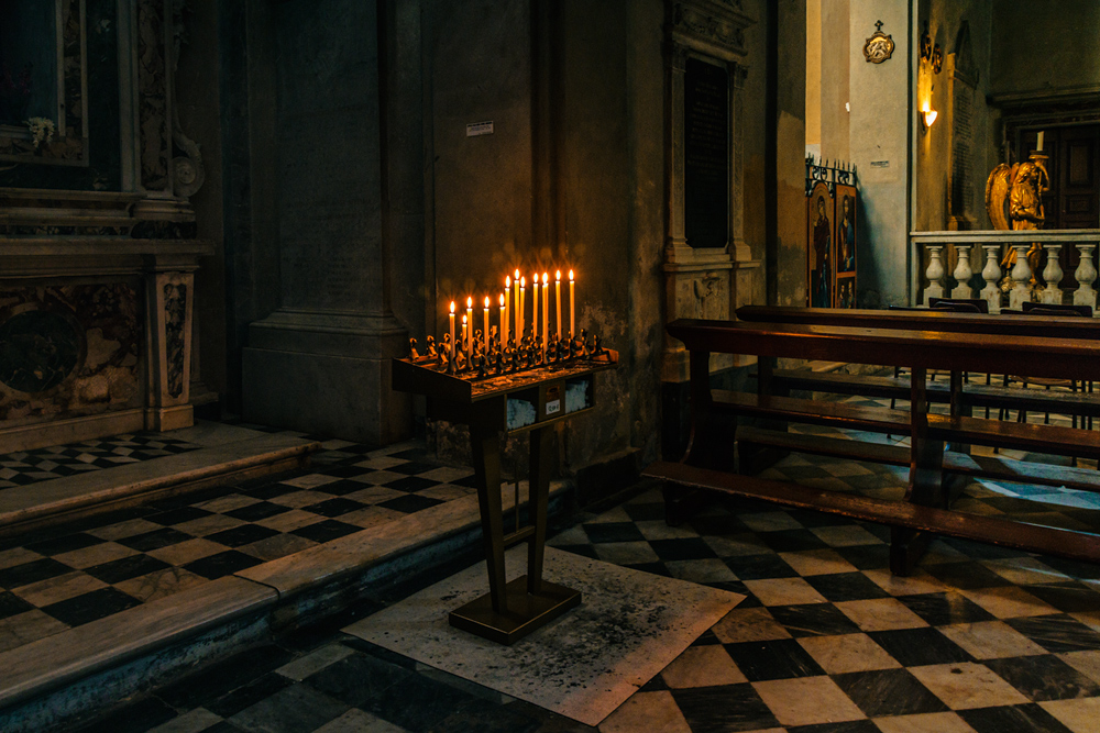 Seitenaltar im Dom bei Massa