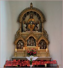 Seitenaltar in dem Sauerländer Dom in Neheim.