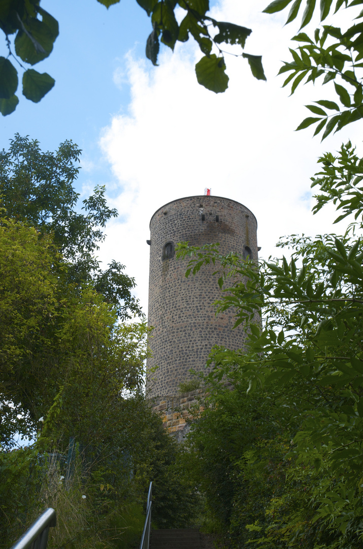 Seitenansicht der Burg Münzenberg