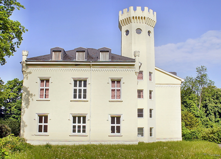 Seitenansicht der Privat-Burg