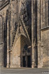 Seitenblick auf das Westportal Dom St. Mauritius und St. Katharina Magdeburg