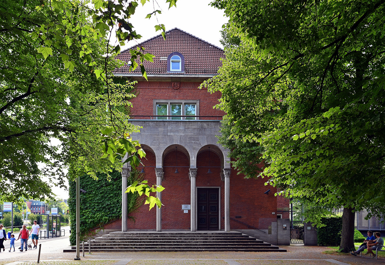 Seitenfassade vom "Krötenbau" in Lübeck