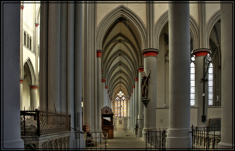 Seitenflügel Altenberger Dom