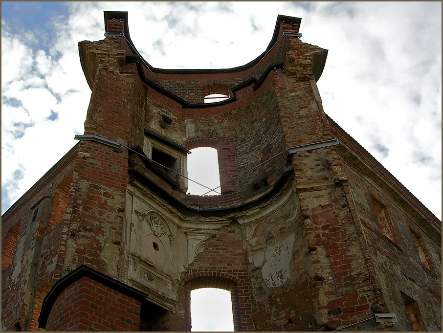 Seitenflügel der Klosterruine