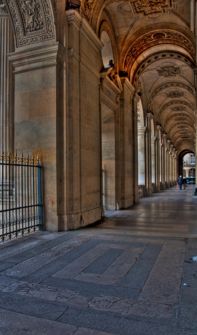 Seitengang Louvre in HDR